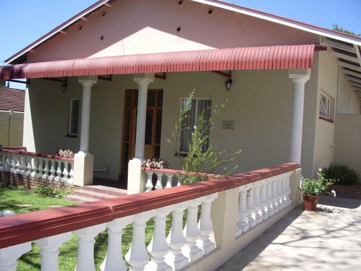 Dee'S Bnb Pretoria-Noord Εξωτερικό φωτογραφία